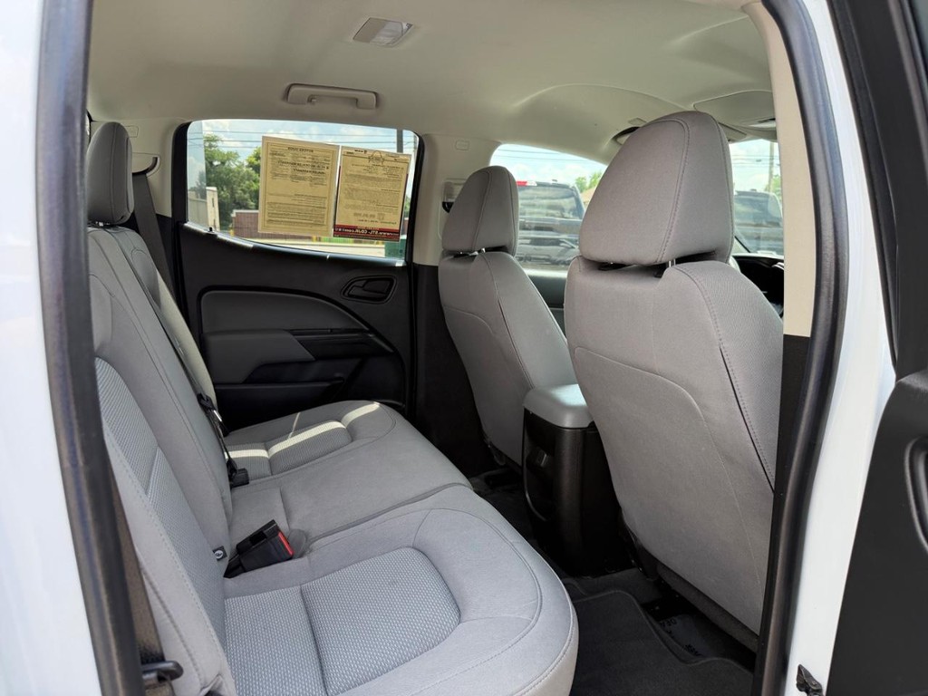 Chevrolet Colorado Vehicle Full-screen Gallery Image 12