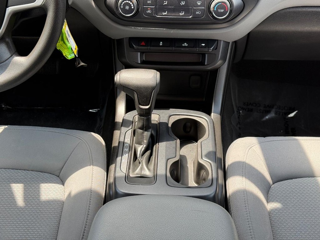 Chevrolet Colorado Vehicle Full-screen Gallery Image 16