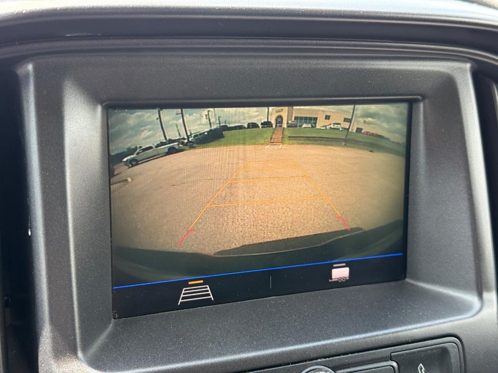 Chevrolet Colorado Vehicle Full-screen Gallery Image 22