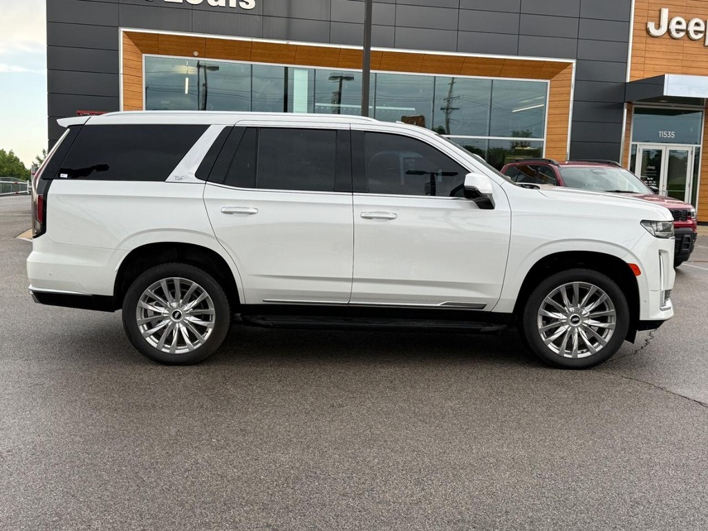 Cadillac Escalade Vehicle Full-screen Gallery Image 02