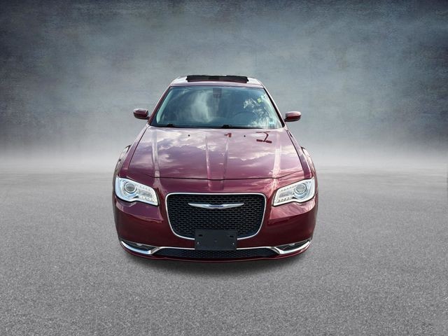 Chrysler 300 Vehicle Full-screen Gallery Image 17