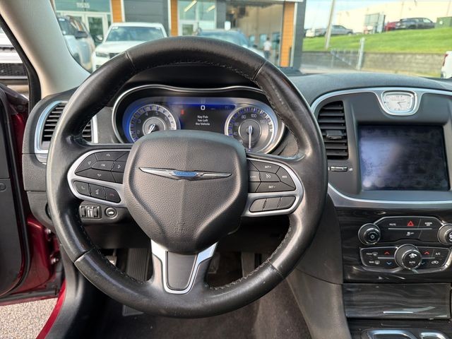 Chrysler 300 Vehicle Full-screen Gallery Image 37