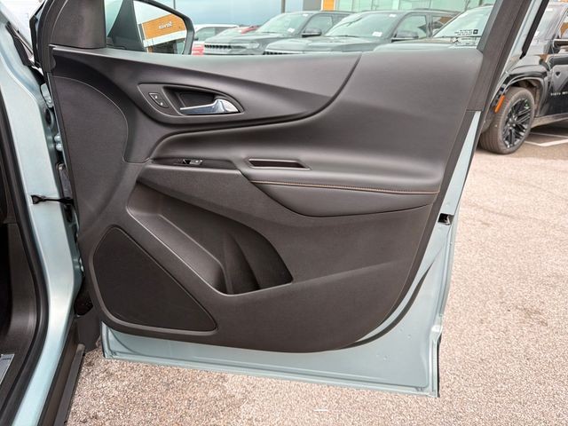Chevrolet Equinox Vehicle Full-screen Gallery Image 35