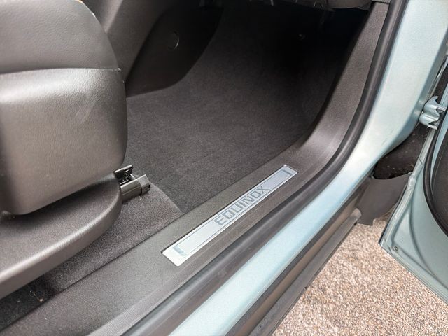 Chevrolet Equinox Vehicle Full-screen Gallery Image 36