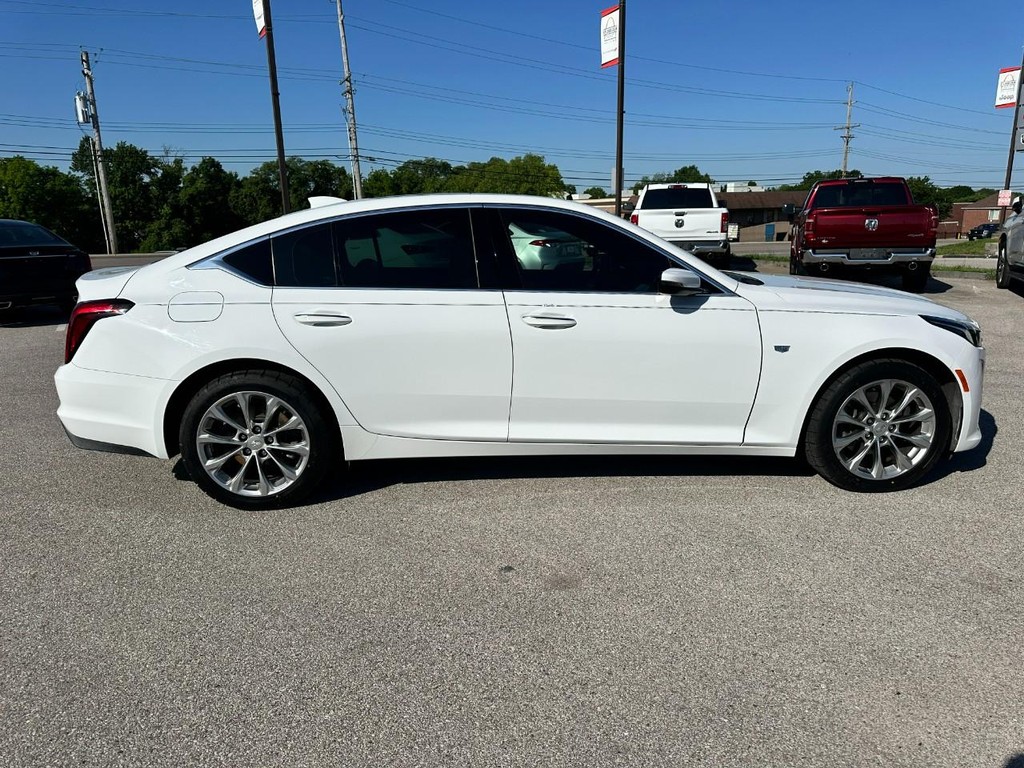Cadillac CT5 Vehicle Full-screen Gallery Image 02