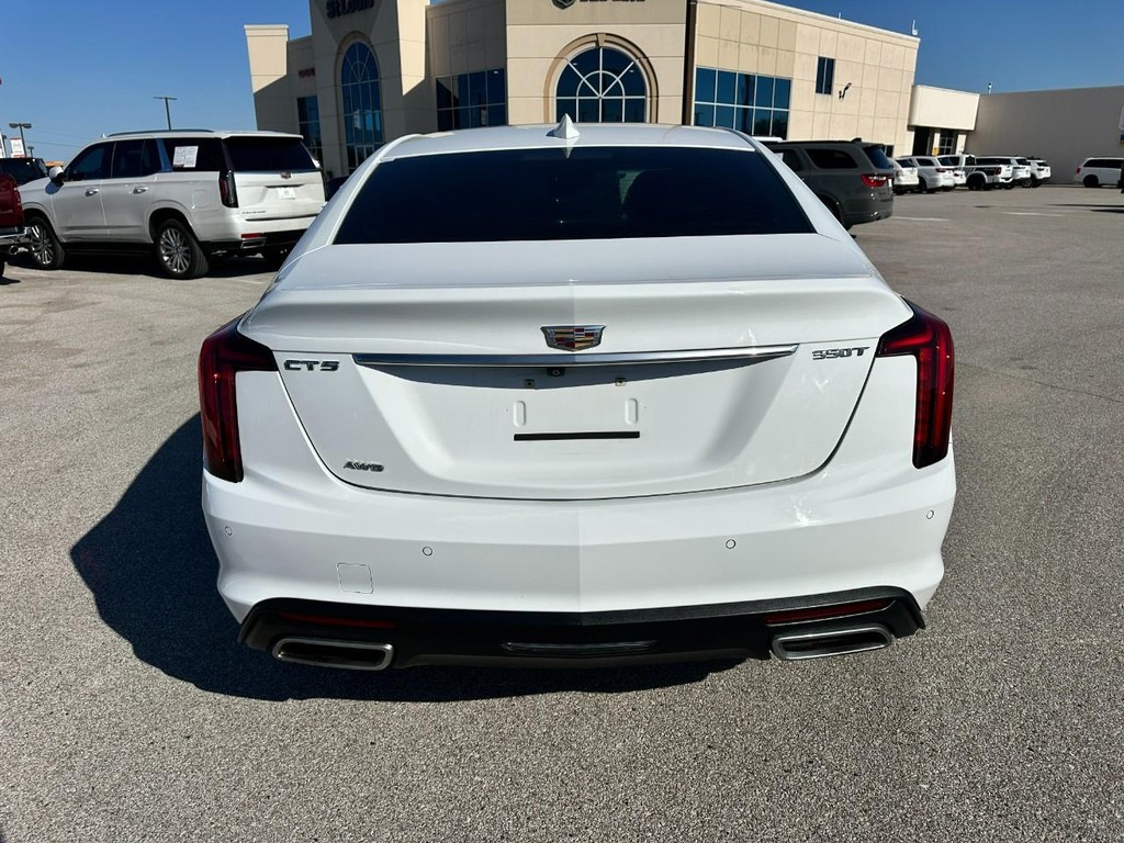 Cadillac CT5 Vehicle Full-screen Gallery Image 04