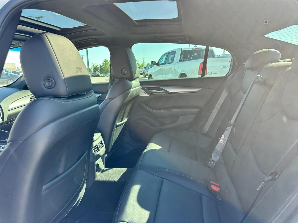 Cadillac CT5 Vehicle Full-screen Gallery Image 10