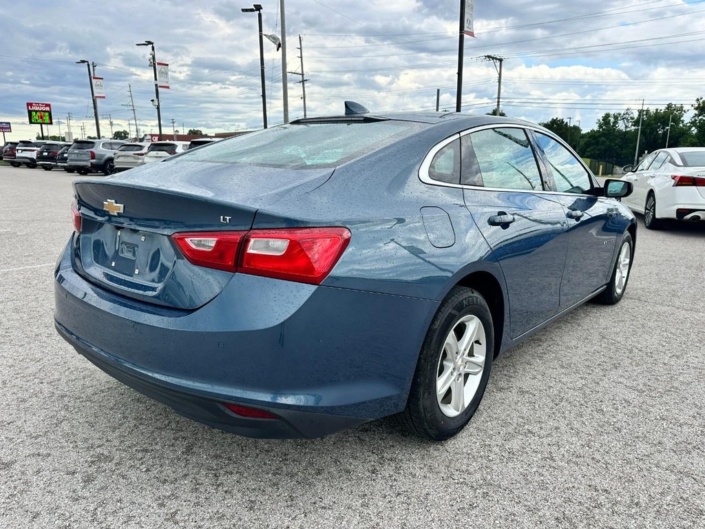 Chevrolet Malibu Vehicle Full-screen Gallery Image 03