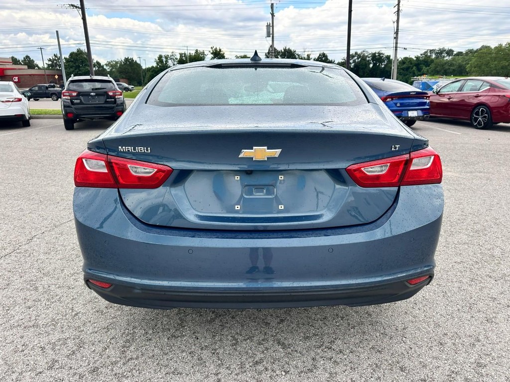 Chevrolet Malibu Vehicle Full-screen Gallery Image 04