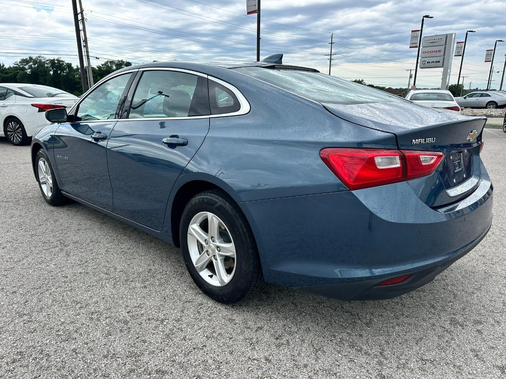 Chevrolet Malibu Vehicle Full-screen Gallery Image 06