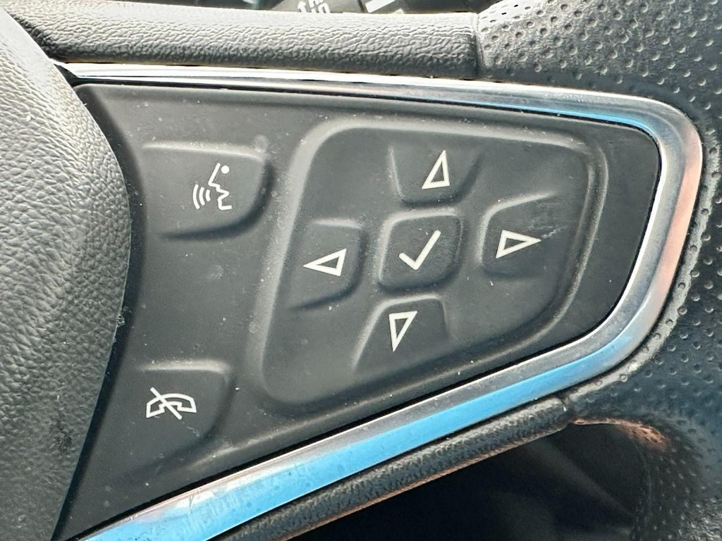 Chevrolet Malibu Vehicle Full-screen Gallery Image 18