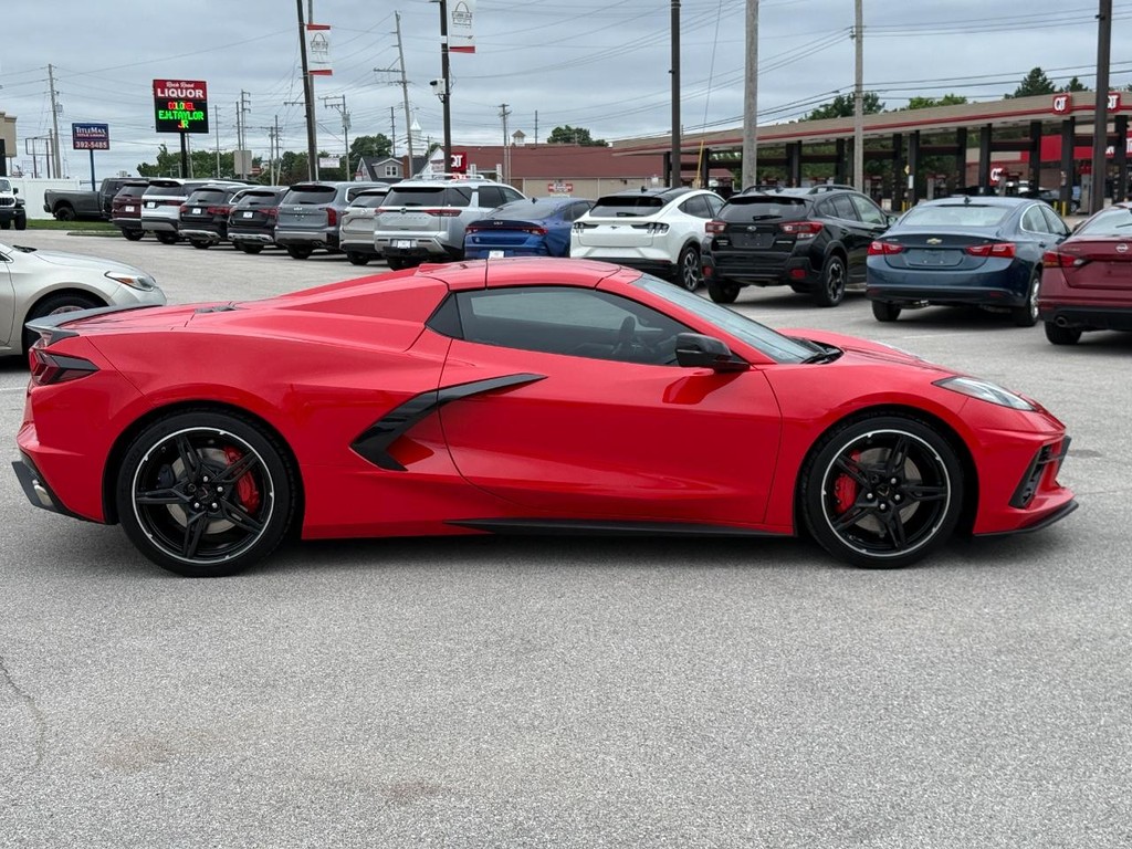 Chevrolet Corvette Vehicle Full-screen Gallery Image 02