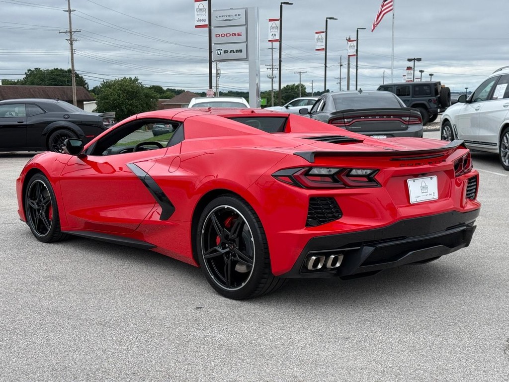 Chevrolet Corvette Vehicle Full-screen Gallery Image 07