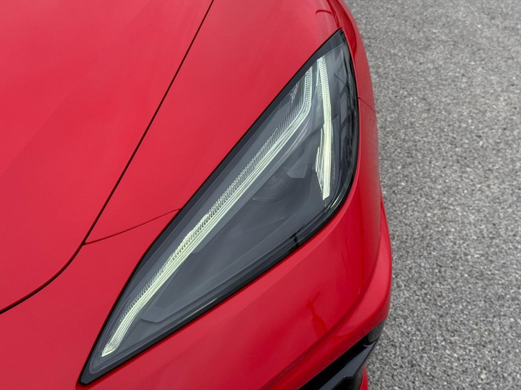 Chevrolet Corvette Vehicle Full-screen Gallery Image 11