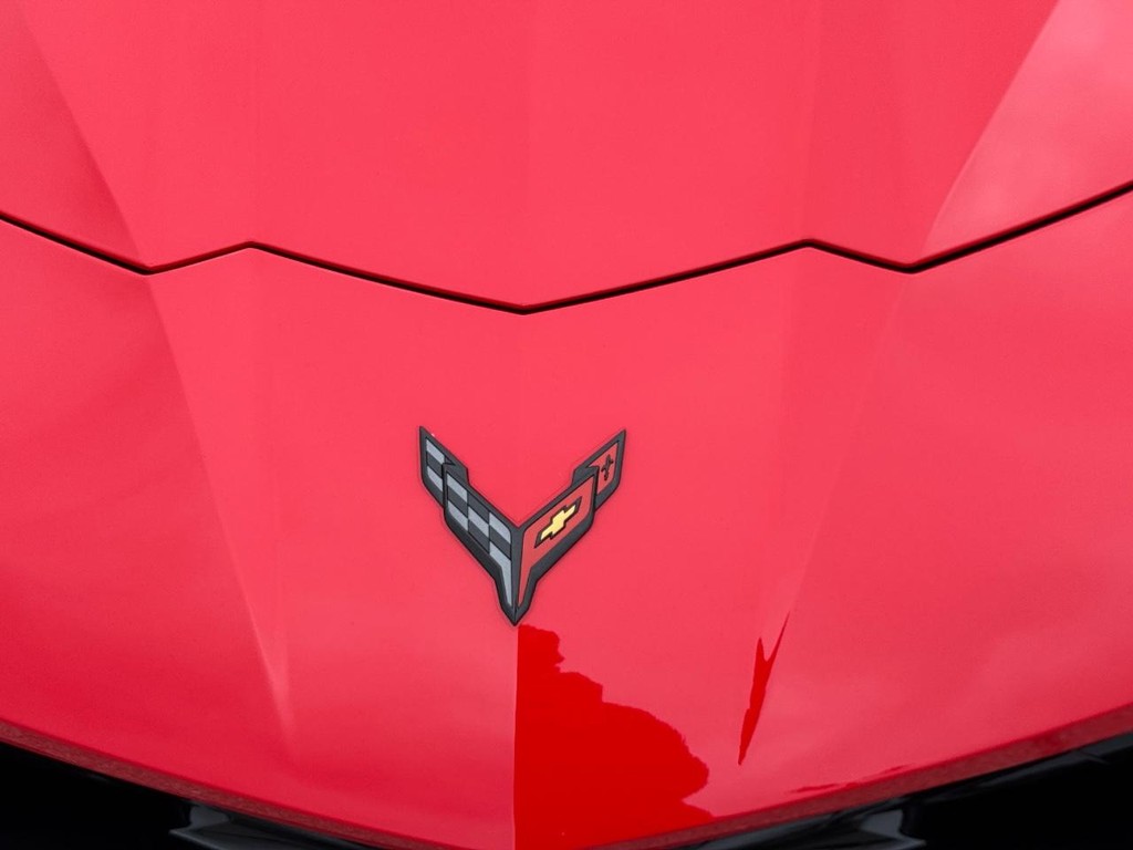 Chevrolet Corvette Vehicle Full-screen Gallery Image 12