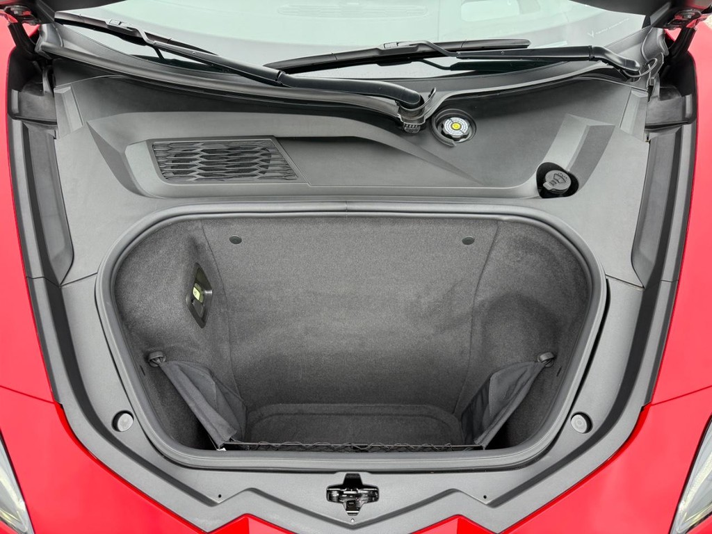 Chevrolet Corvette Vehicle Full-screen Gallery Image 13