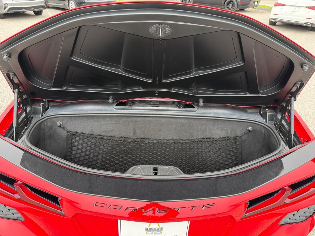 Chevrolet Corvette Vehicle Full-screen Gallery Image 14