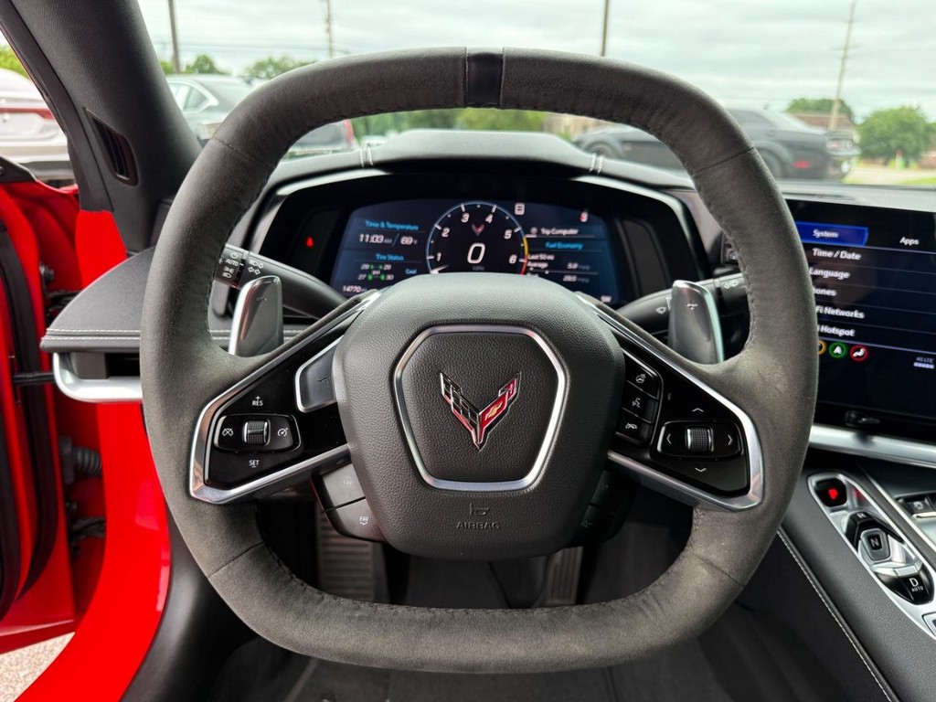 Chevrolet Corvette Vehicle Full-screen Gallery Image 21