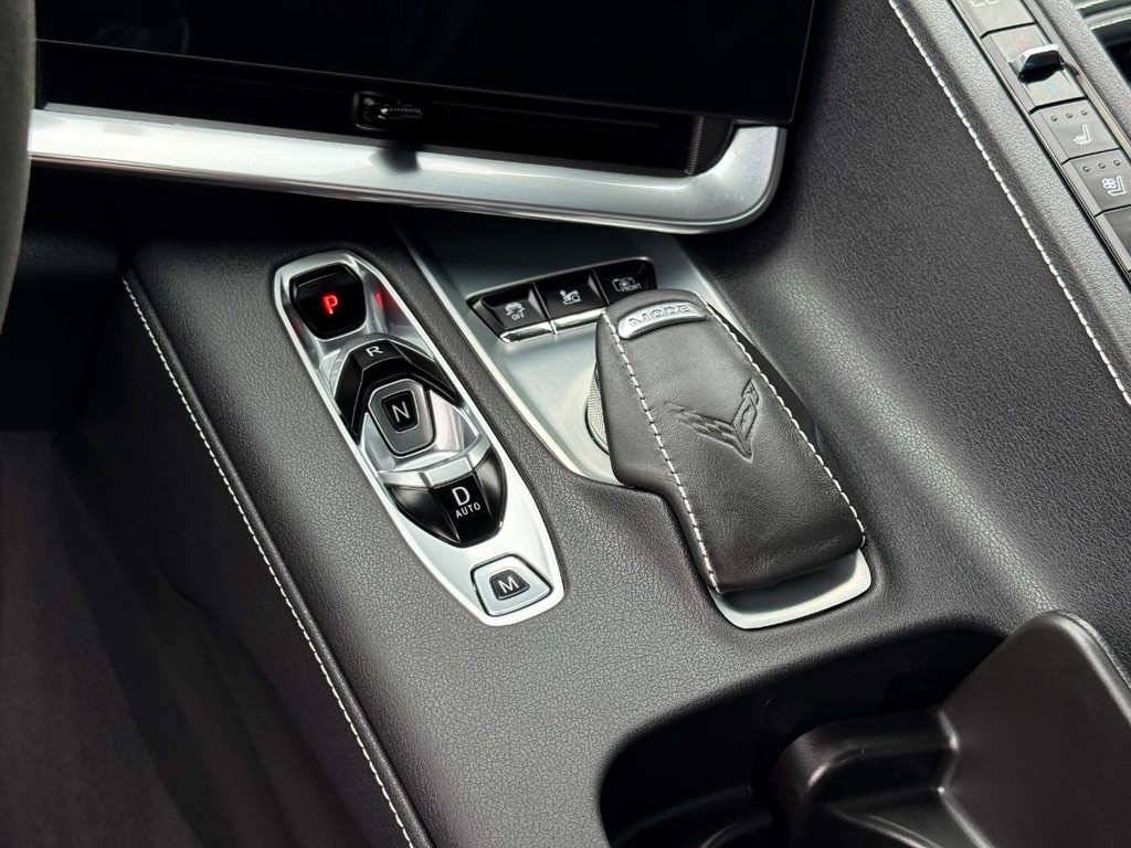 Chevrolet Corvette Vehicle Full-screen Gallery Image 27