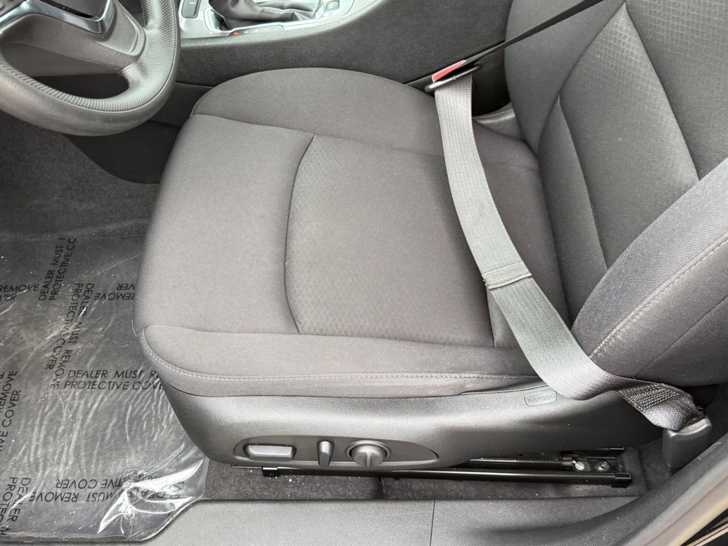 Chevrolet Malibu Vehicle Full-screen Gallery Image 18