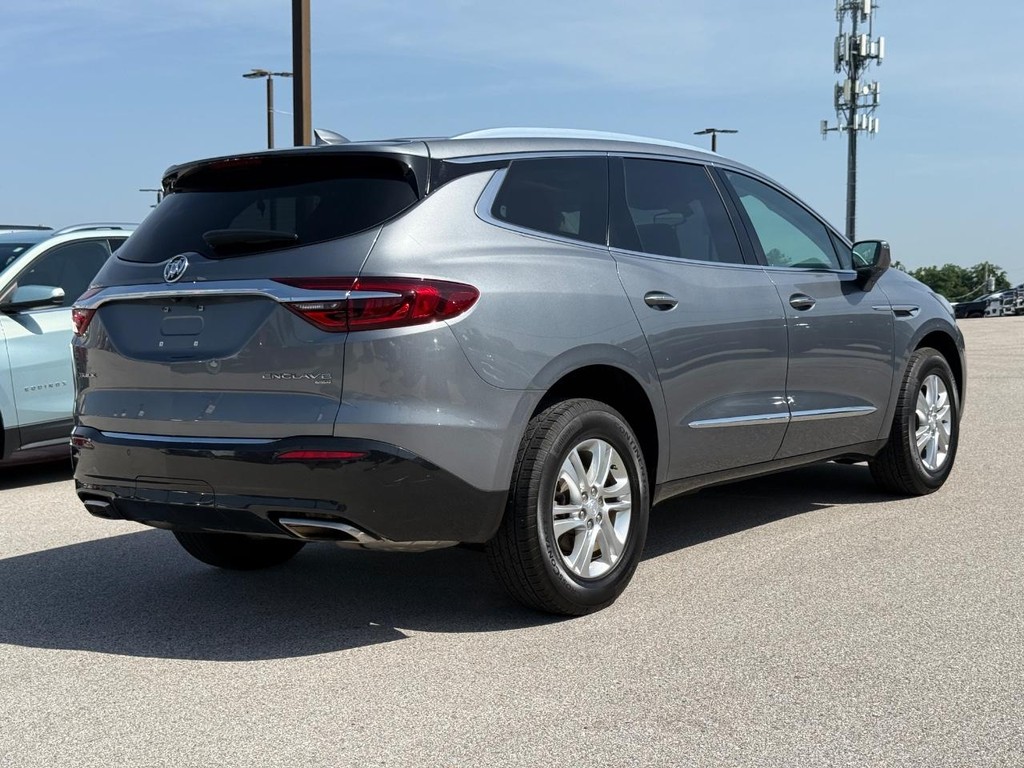 Buick Enclave Vehicle Full-screen Gallery Image 03