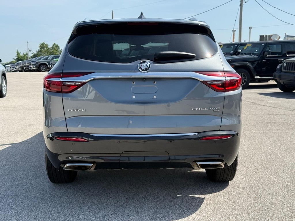 Buick Enclave Vehicle Full-screen Gallery Image 04
