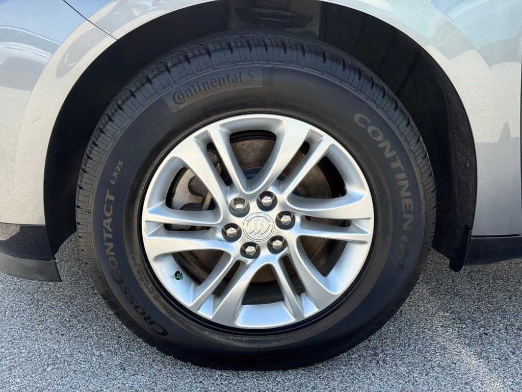 Buick Enclave Vehicle Full-screen Gallery Image 07