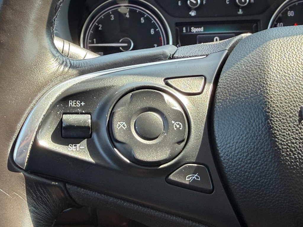 Buick Enclave Vehicle Full-screen Gallery Image 15