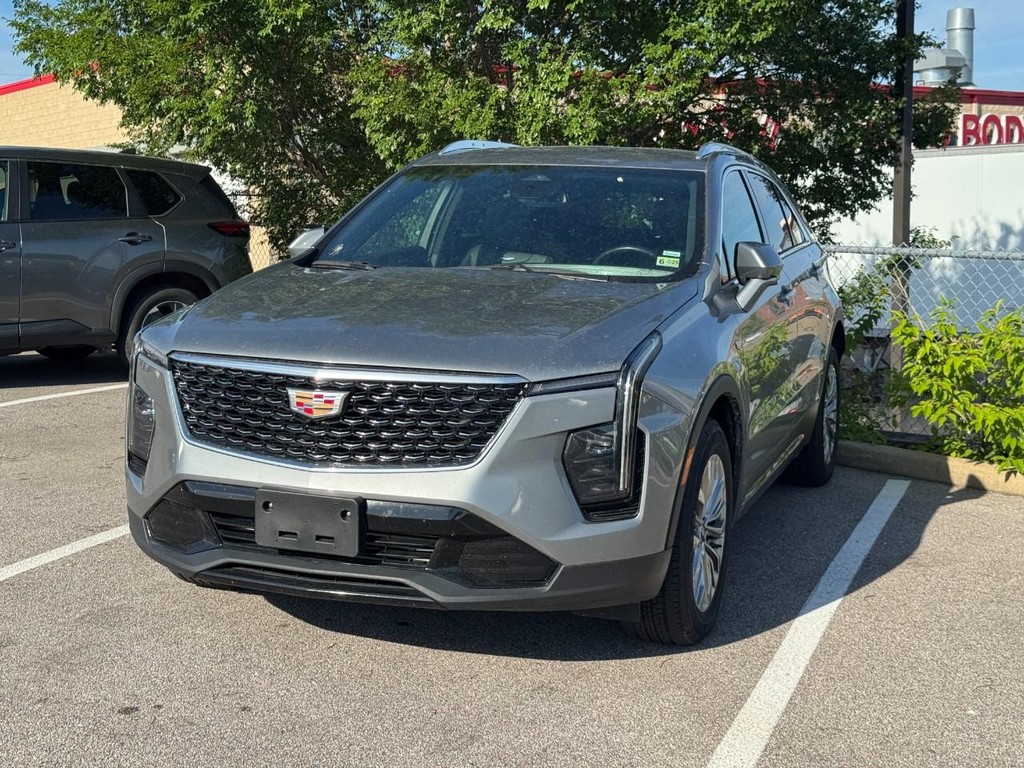 Cadillac XT4 Vehicle Full-screen Gallery Image 01