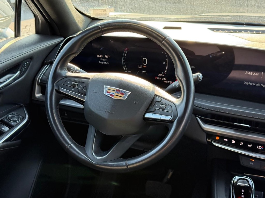 Cadillac XT4 Vehicle Full-screen Gallery Image 12