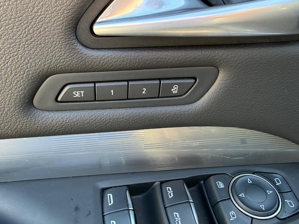Cadillac XT4 Vehicle Full-screen Gallery Image 16
