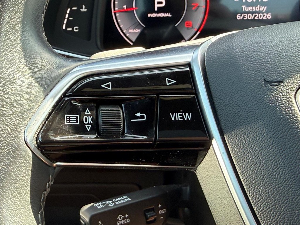 Audi A6 Sedan Vehicle Full-screen Gallery Image 14
