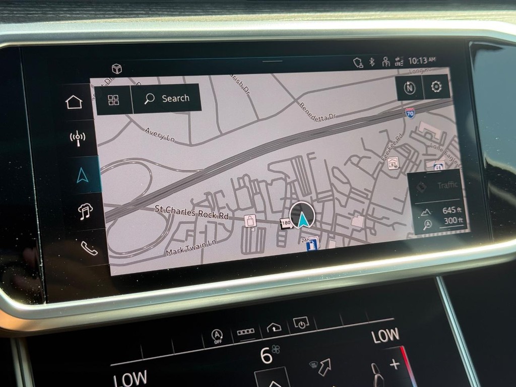 Audi A6 Sedan Vehicle Full-screen Gallery Image 16
