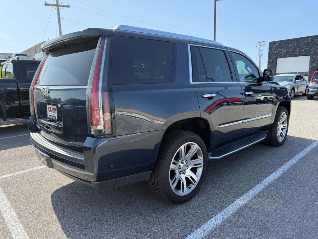 Cadillac Escalade Vehicle Full-screen Gallery Image 02