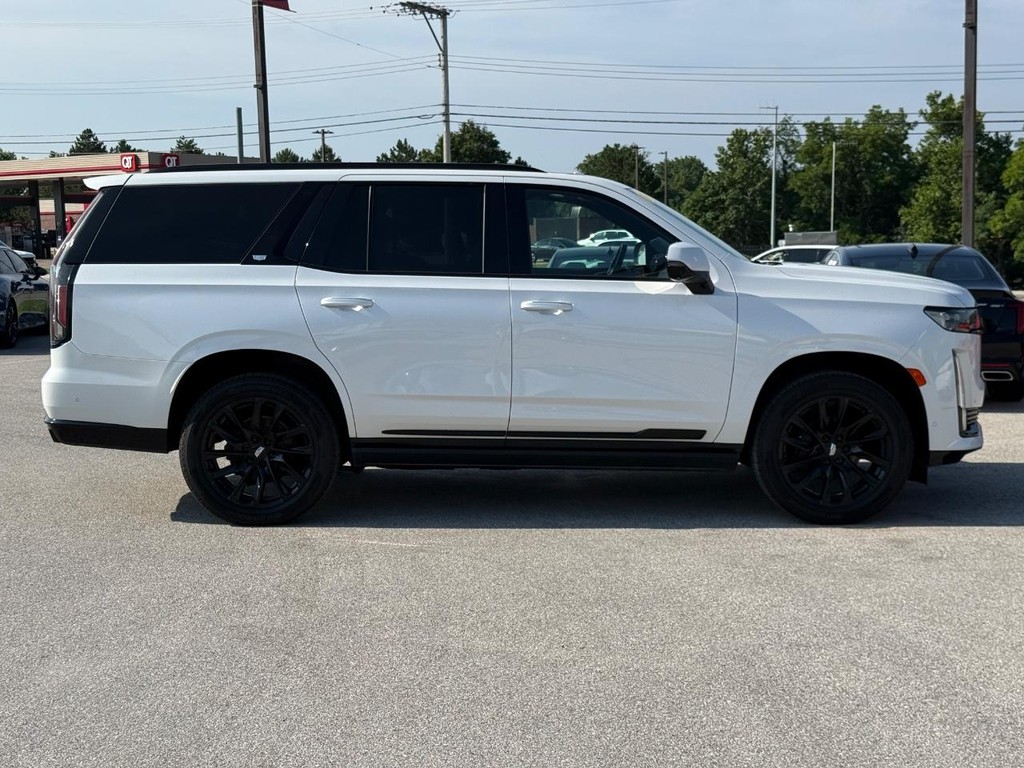 Cadillac Escalade Vehicle Full-screen Gallery Image 02