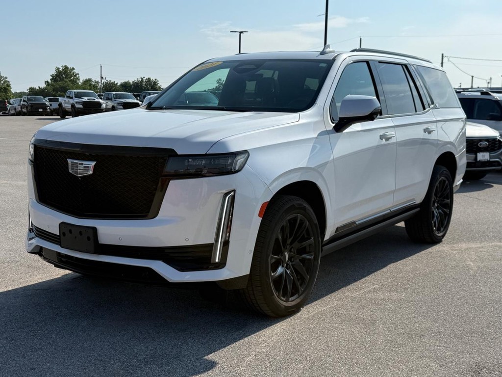 Cadillac Escalade Vehicle Full-screen Gallery Image 12