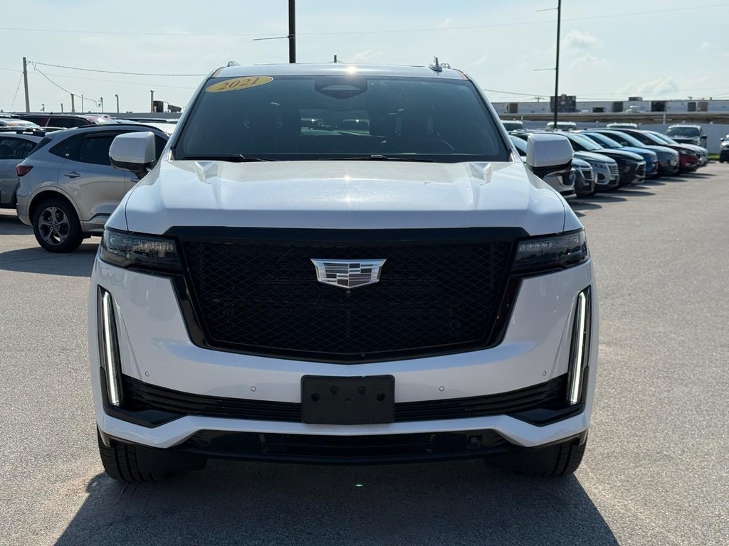 Cadillac Escalade Vehicle Full-screen Gallery Image 13