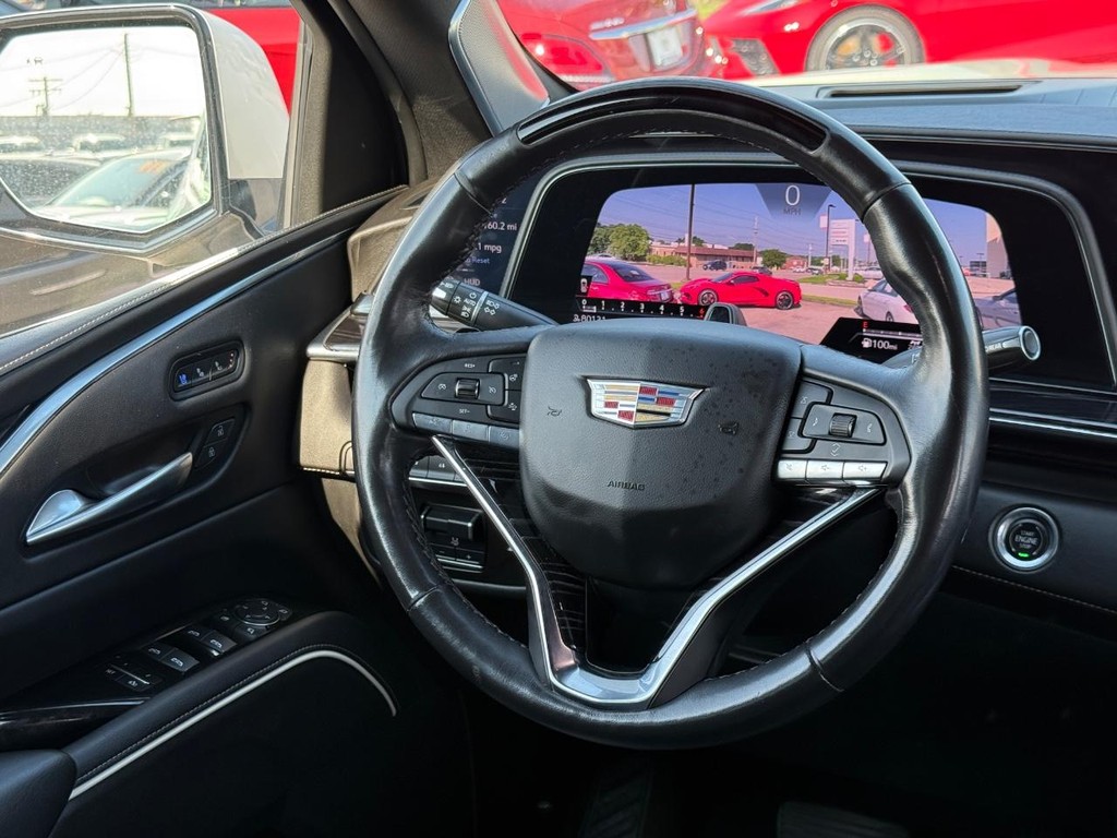 Cadillac Escalade Vehicle Full-screen Gallery Image 19