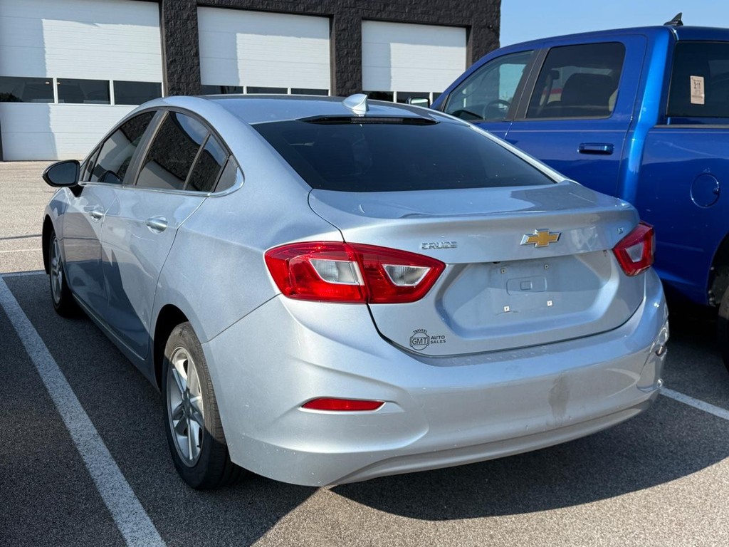 Chevrolet Cruze Vehicle Full-screen Gallery Image 04