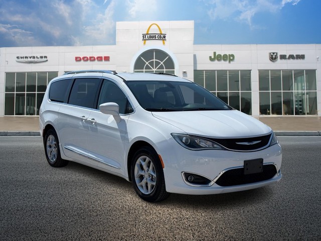 more details - chrysler pacifica