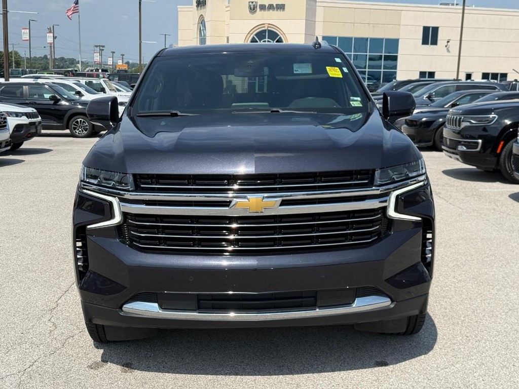 Chevrolet Suburban Vehicle Full-screen Gallery Image 10