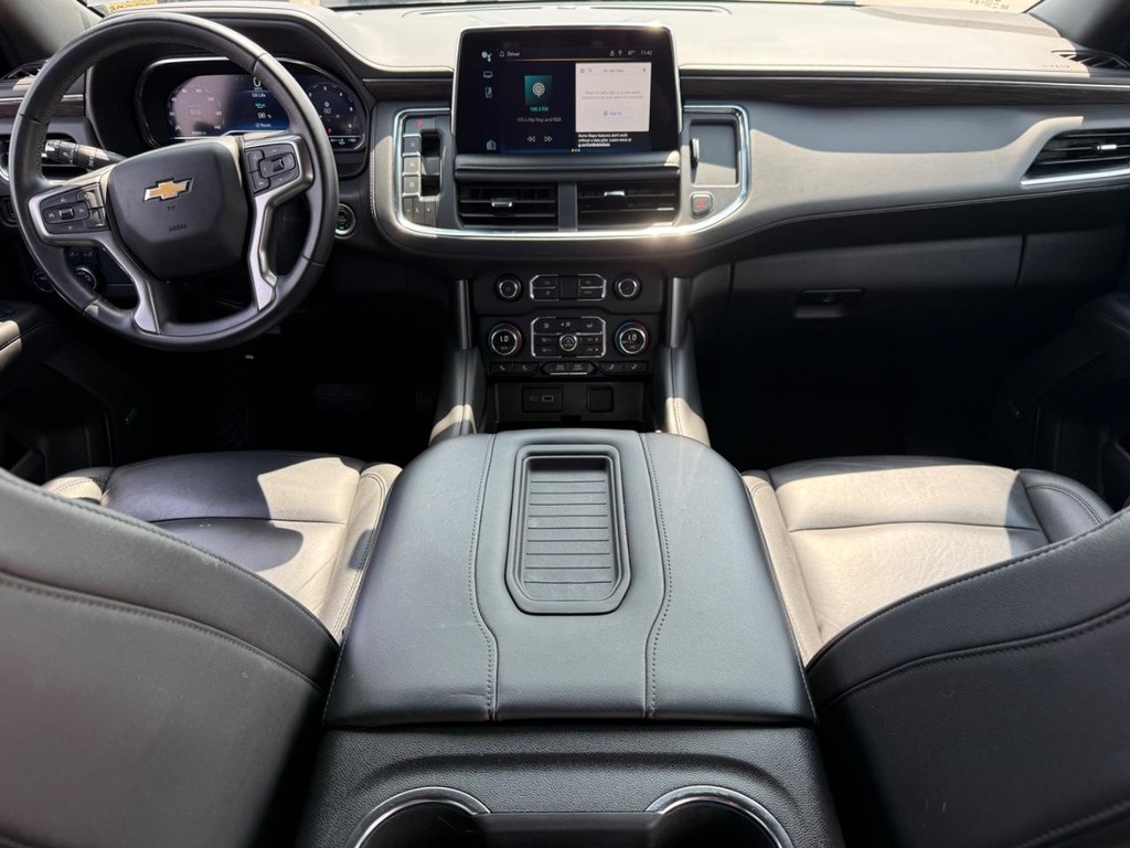 Chevrolet Suburban Vehicle Full-screen Gallery Image 14