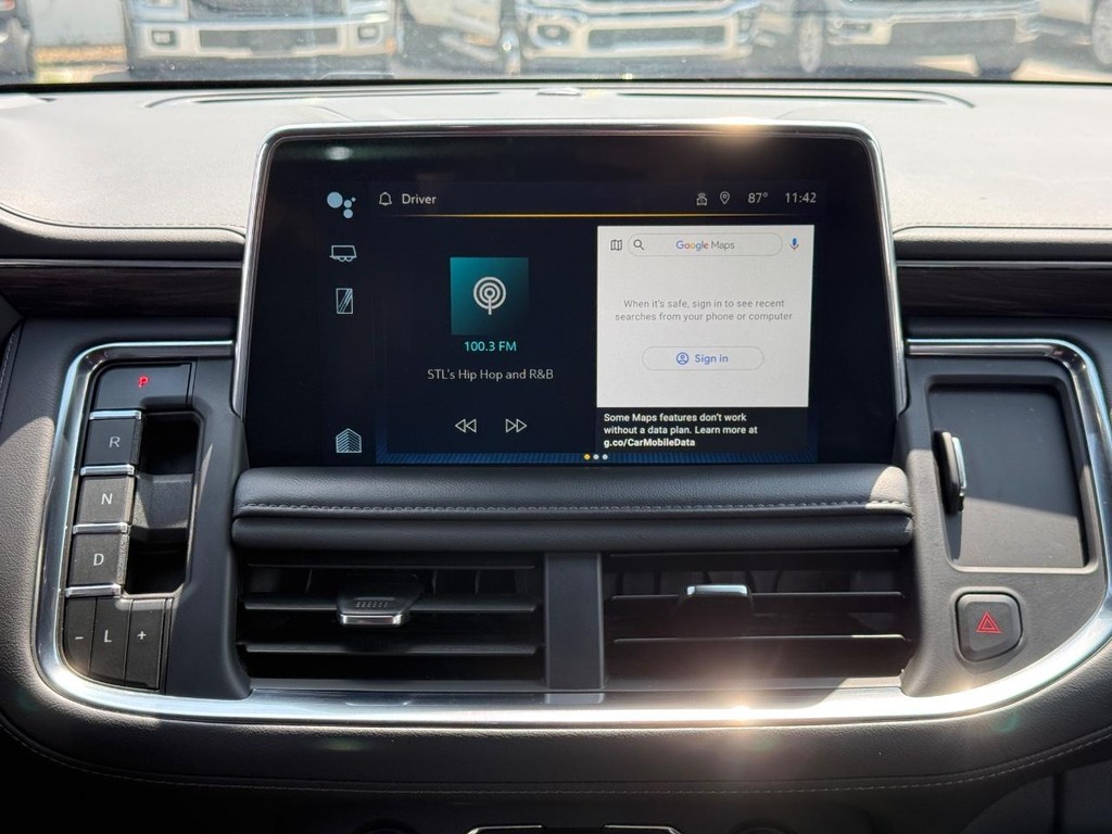 Chevrolet Suburban Vehicle Full-screen Gallery Image 16