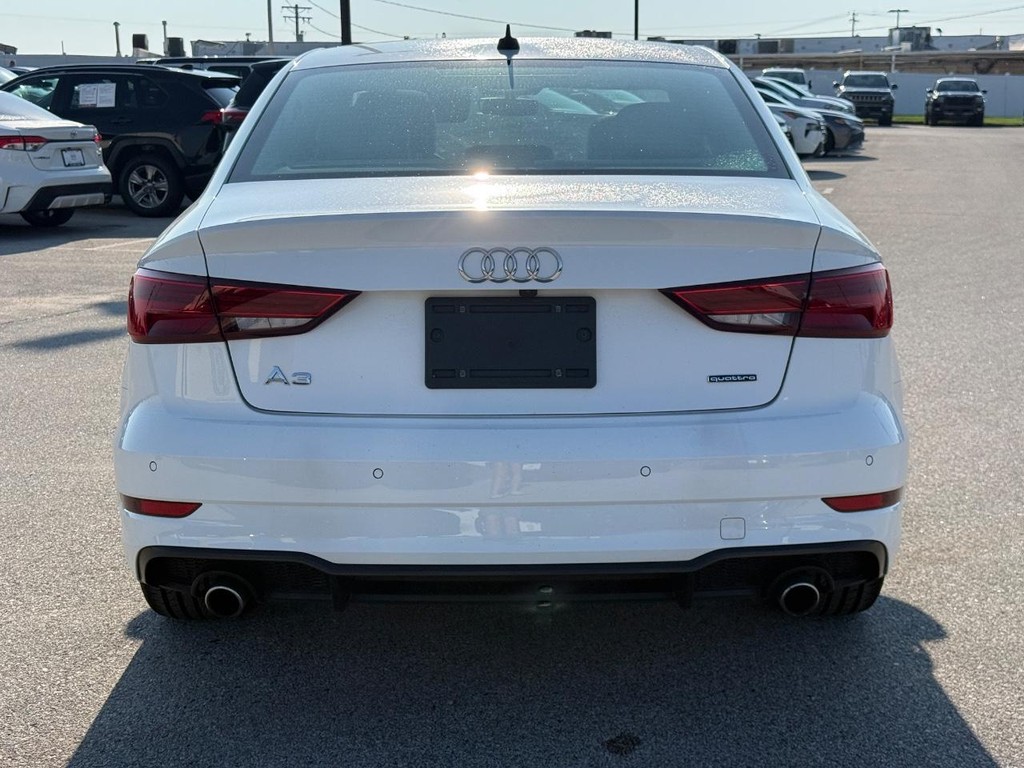 Audi A3 Sedan Vehicle Full-screen Gallery Image 05