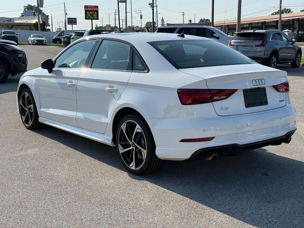 Audi A3 Sedan Vehicle Full-screen Gallery Image 06