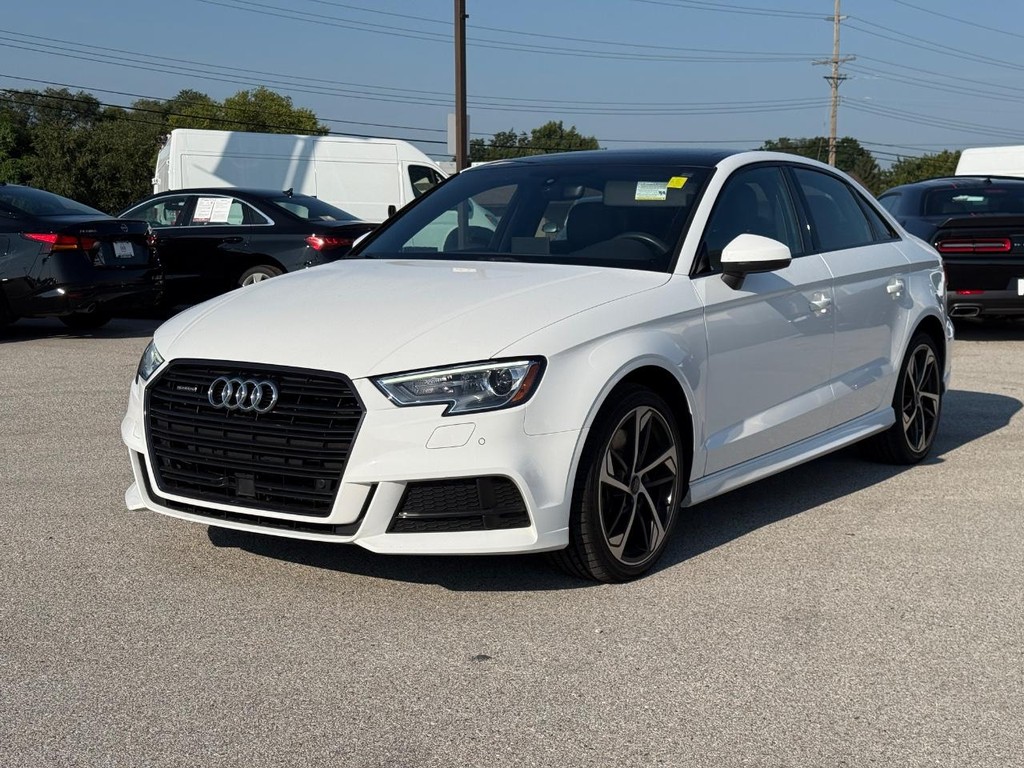 Audi A3 Sedan Vehicle Full-screen Gallery Image 08
