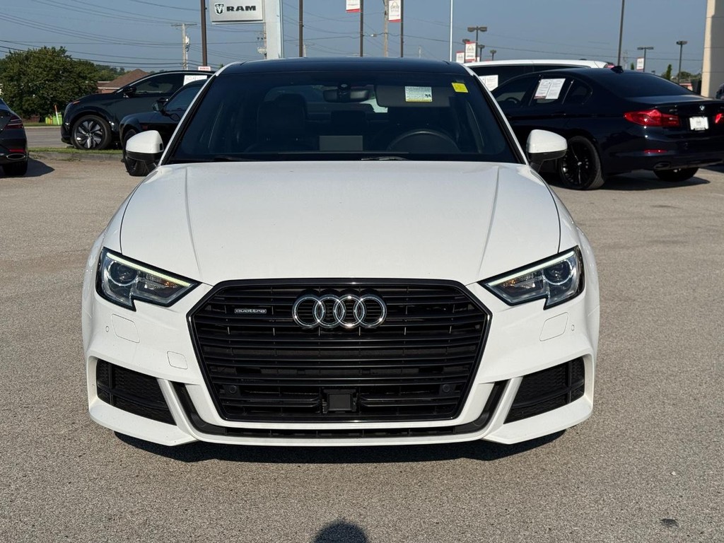 Audi A3 Sedan Vehicle Full-screen Gallery Image 09