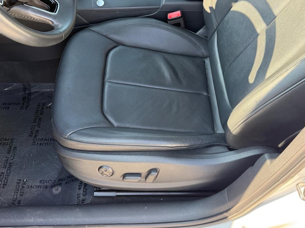 Audi A3 Sedan Vehicle Full-screen Gallery Image 16
