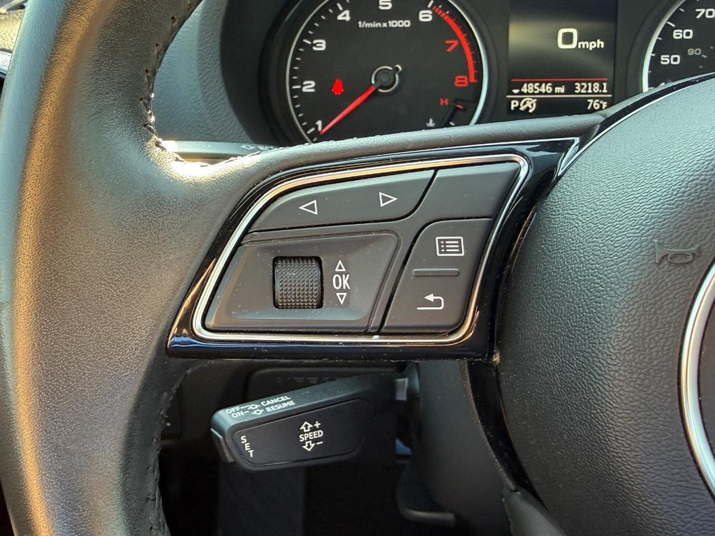 Audi A3 Sedan Vehicle Full-screen Gallery Image 17