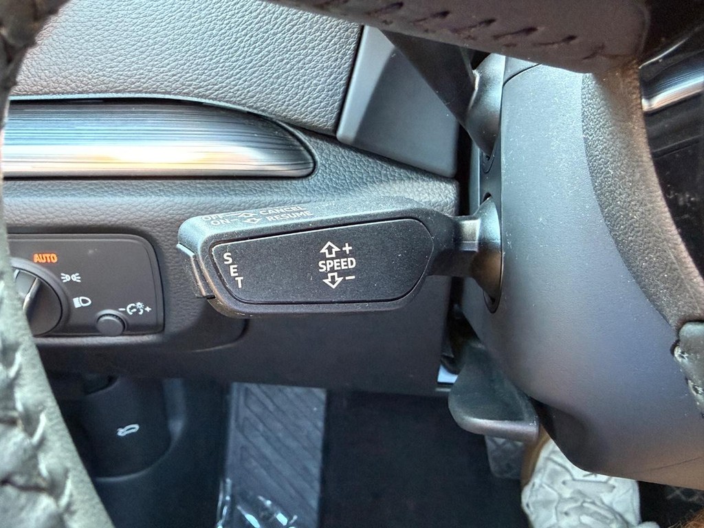 Audi A3 Sedan Vehicle Full-screen Gallery Image 19